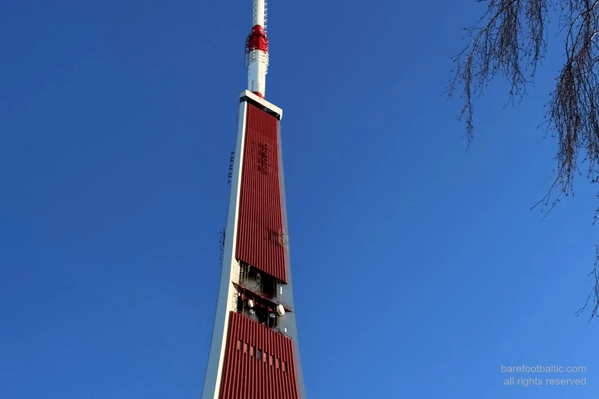 La Torre della TV di Riga di 368.5 m, la struttura autoportante più alta dell'Unione Europea.