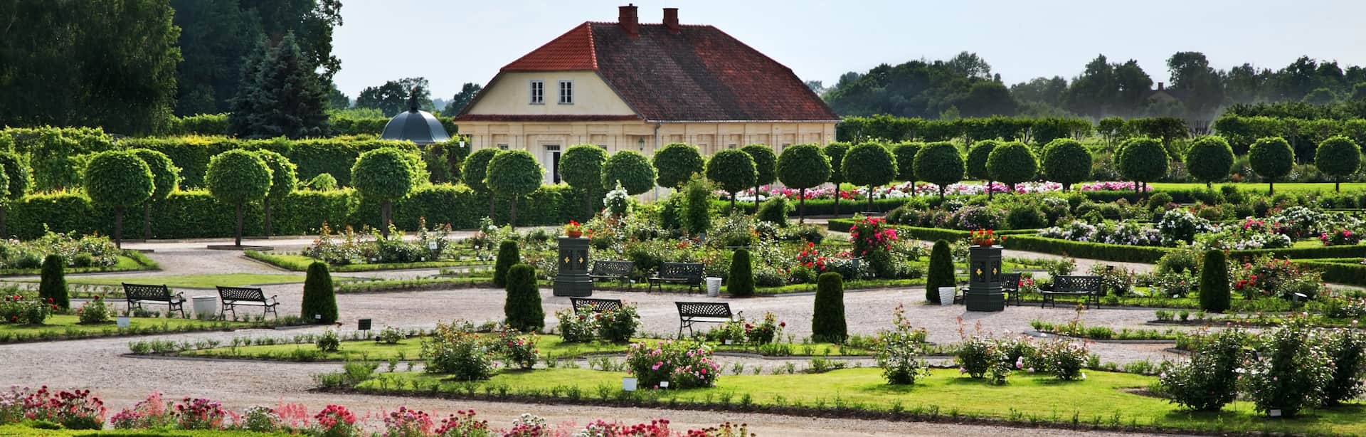 Roseto formale del Palazzo di Rundāle con siepi sagomate