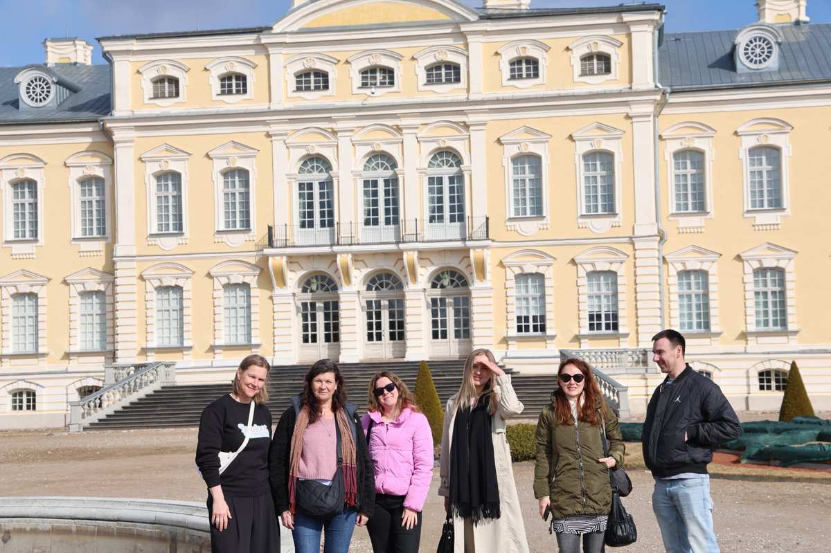Facciata sud e giardini all’italiana del Palazzo di Rundāle, Lettonia
